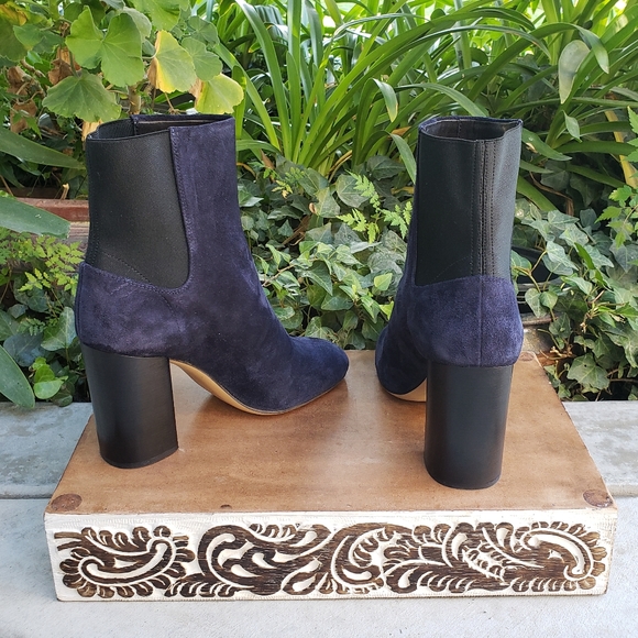 Timeless Chic Navy Italian Suede Rag & Bone Bootie - Picture 6 of 8